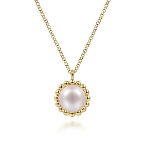 Bujukan Pearl Necklace