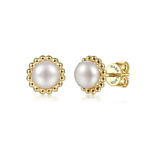 Bujukan Pearl Studs