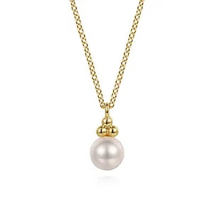 Bujukan Gaby Pearl Necklace