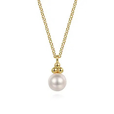 Bujukan Gaby Pearl Necklace