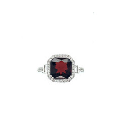 Vintage Garnet and Diamond Ring